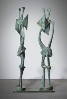 4 ملايين دولارلقاء منحوتة لهنري مور