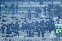 أعمال شغب تفسد قمة الشمال بالدوري الألماني