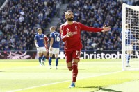 صلاح يعادل رقم جيرارد كأفضل هداف لقمة مرسيسايد في الدوري الإنجليزي