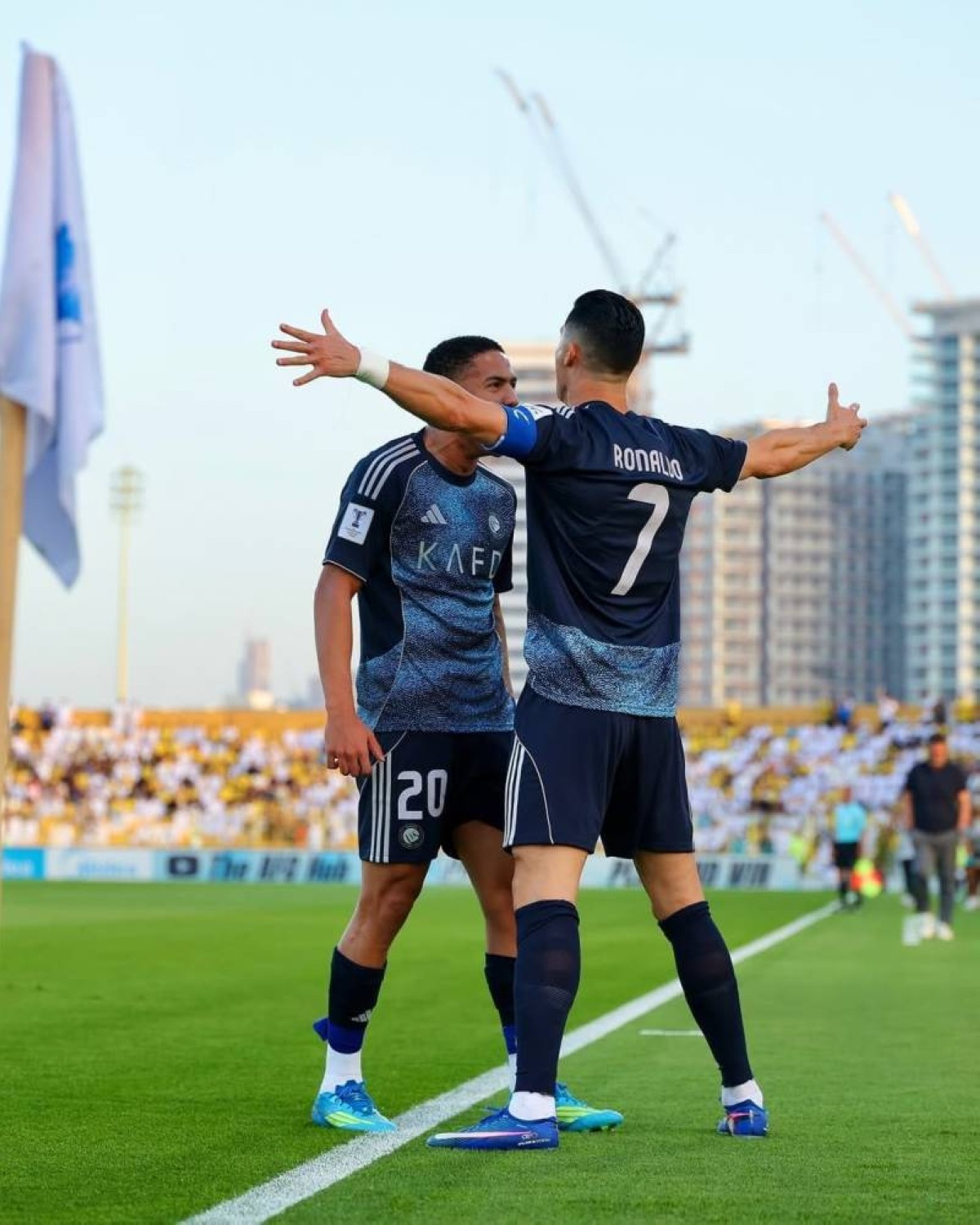 رونالدو يوجه دعوة لمحبيه لحضور نصف النهائي في ملعب زعبيل «فيديو»