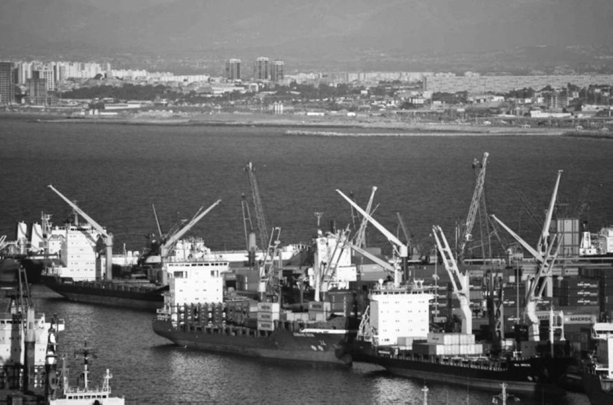 1921 - توقيع ميثاق برشلونة الخاص بتنظيم حرية الترانزيت.