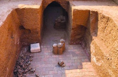 اكتشاف مقبرة أثرية بالصين