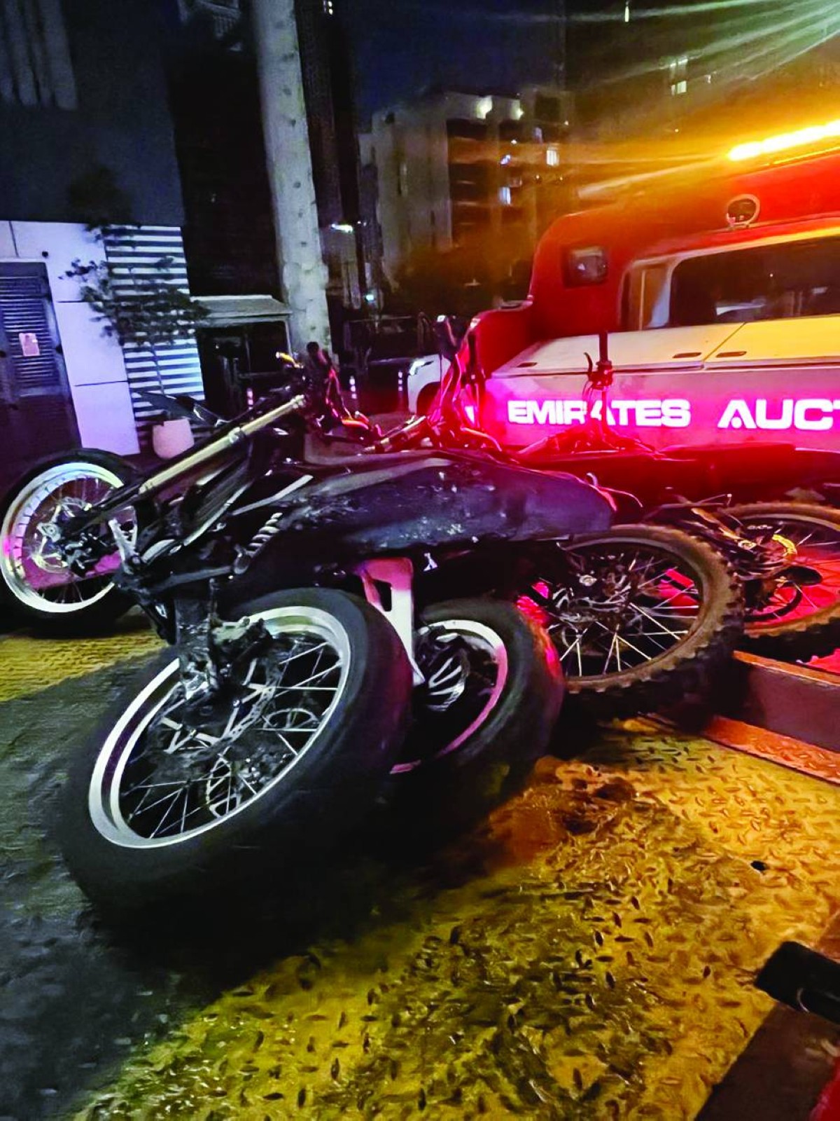 دراجات نارية «مستهترة» في قبضة شرطة دبي