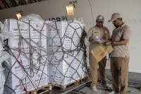 وصول طائرة إماراتية جديدة إلى العريش محمّلة بـ100 طن من المساعدات الغذائية دعماً لغزة