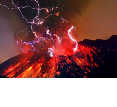 جزيئات غنية بالكربون «تولّد» البرق البركاني