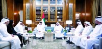 حمدان بن زايد خلال استقبال أعضاء مجلس إدارة جمعية أبوظبي التعاونية لصيادي الأسماك