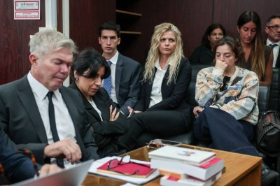 محاكمة شقيقتي دييغو مارادونا في الأرجنتين