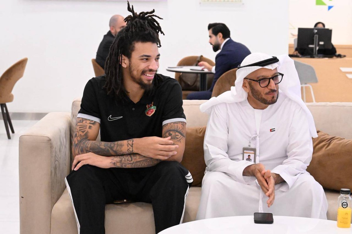 شباب الأهلي يجدد عقد واشنطن حتى 2028