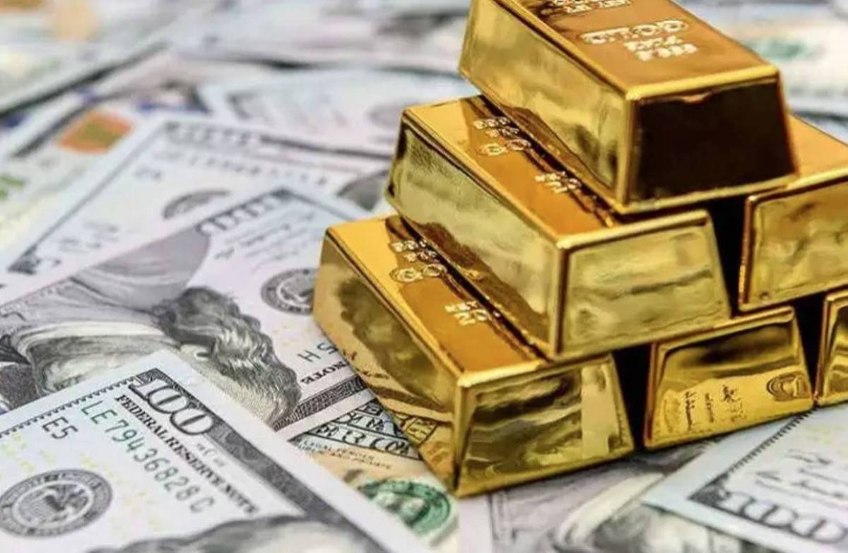 تعافي الذهب وتراجع الدولار وصعود النفط