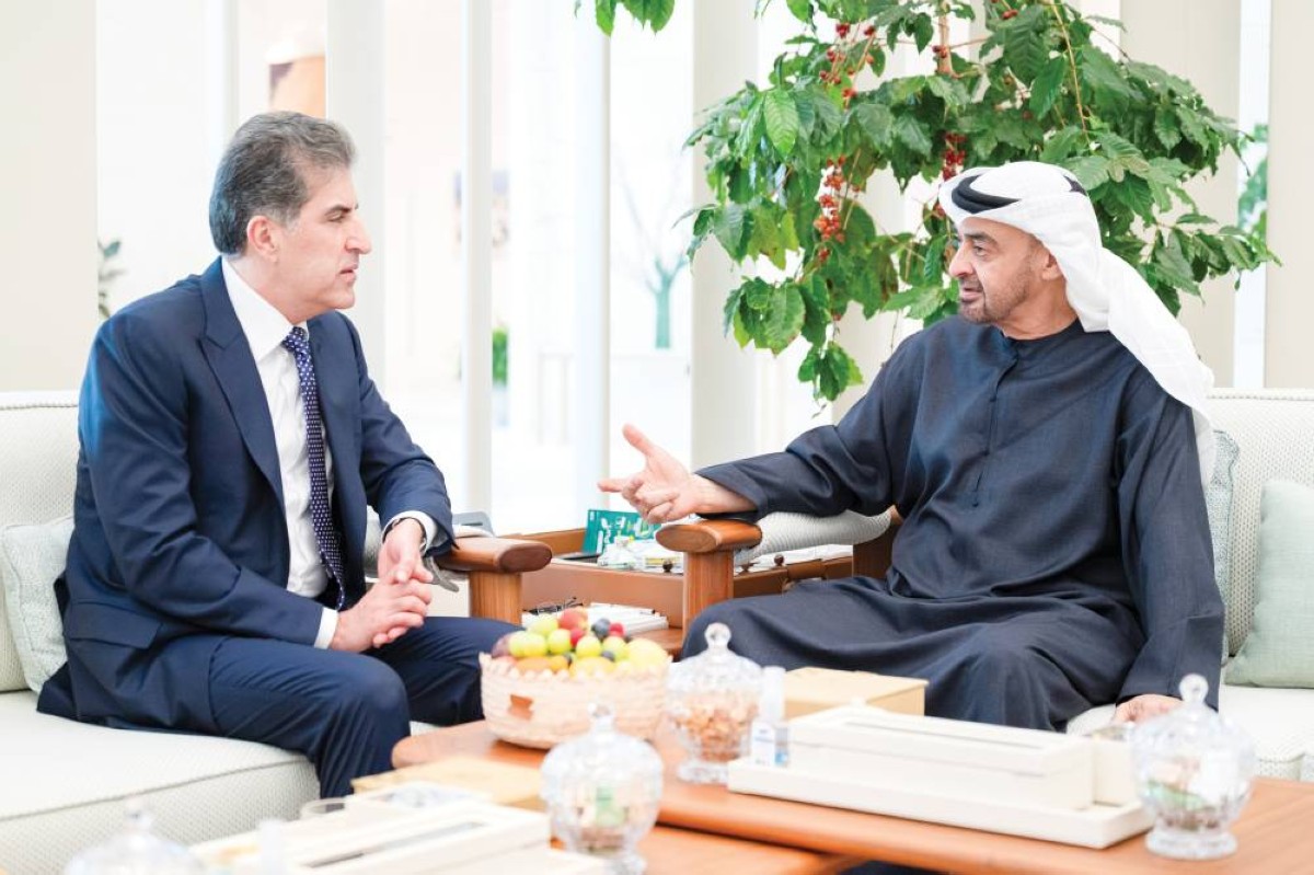 محمد بن زايد في حديث مع نيجيرفان بارزاني خلال الاستقبال 