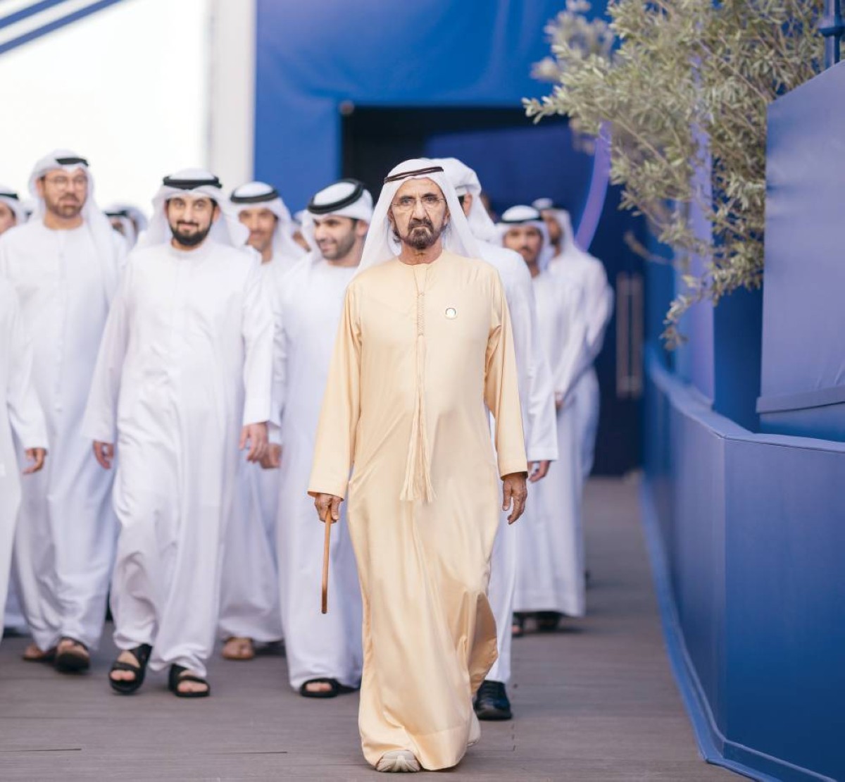 محمد بن راشد خلال الجولة بحضور أحمد ومنصور بن محمد ومحمد القرقاوي وهلال المري 