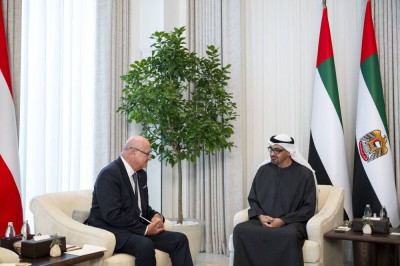 محمد بن زايد ومستشار النمسا يبحثان تعزيز الشراكة الإستراتيجية الشاملة بين البلدين والتطورات الإقليمية