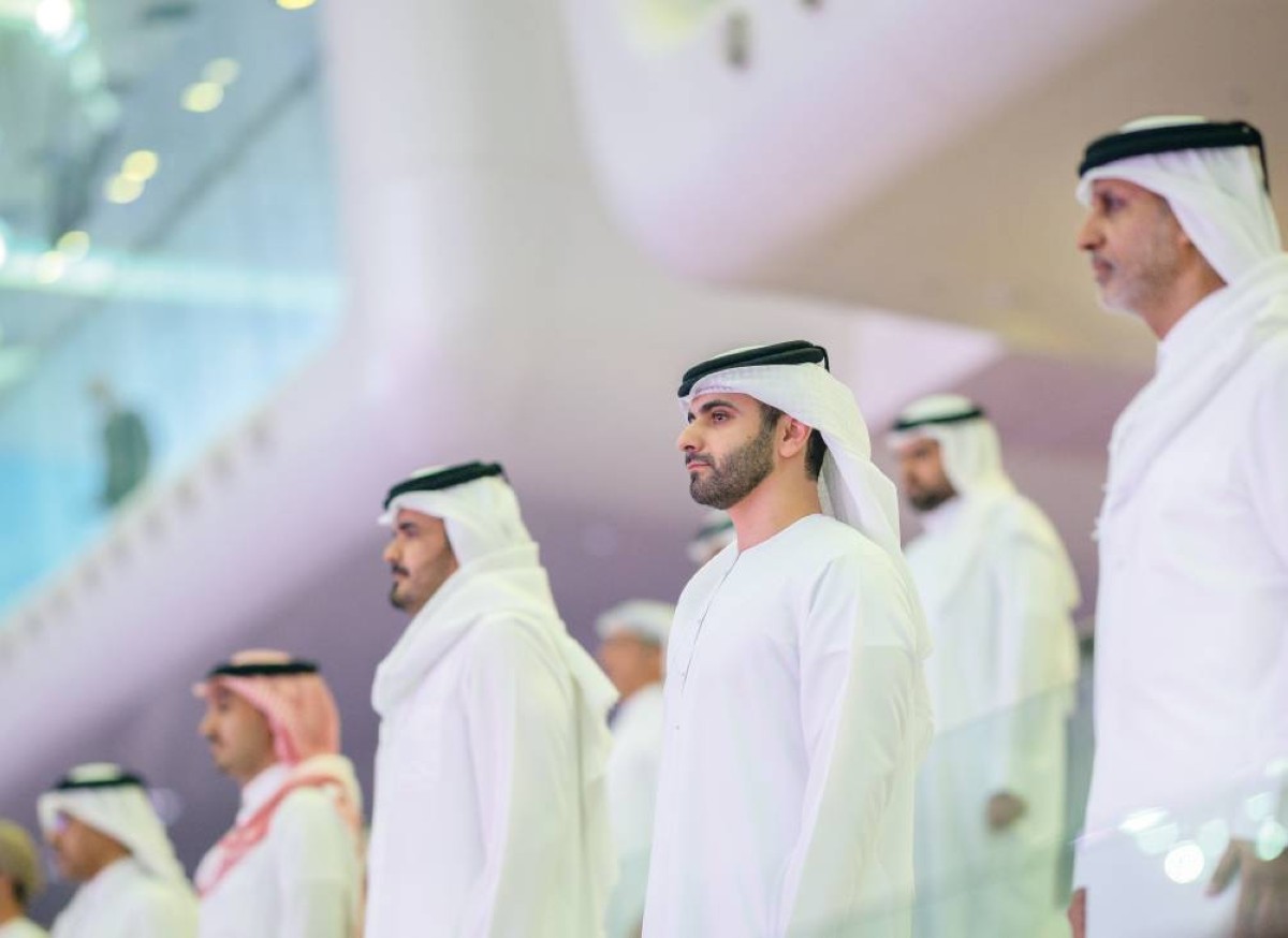 منصور بن محمد خلال عزف النشيد الوطني 