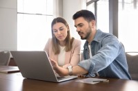تقرير: الإمارات تواصل ريادتها الرقمية وسط نمو التجارة الإلكترونية وتزايد الاعتماد على المحافظ الذكية