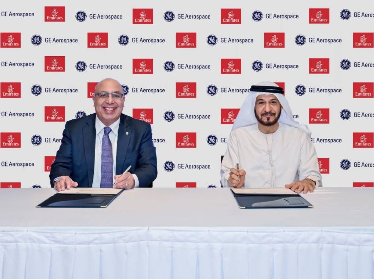 طيران الإمارات توقع اتفاقية مع "جي إي إيروسبيس" لتقديم خدمات استشارية فنية وتدريبية