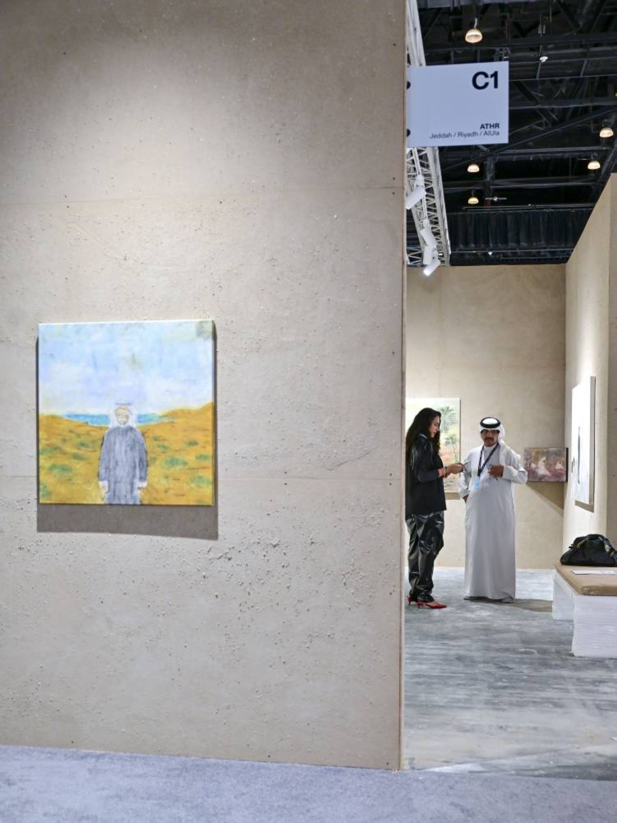 "آرت دبي" في نسخته العشرين.. الفن يعانق التكنولوجيا ويعيد رسم المستقبل