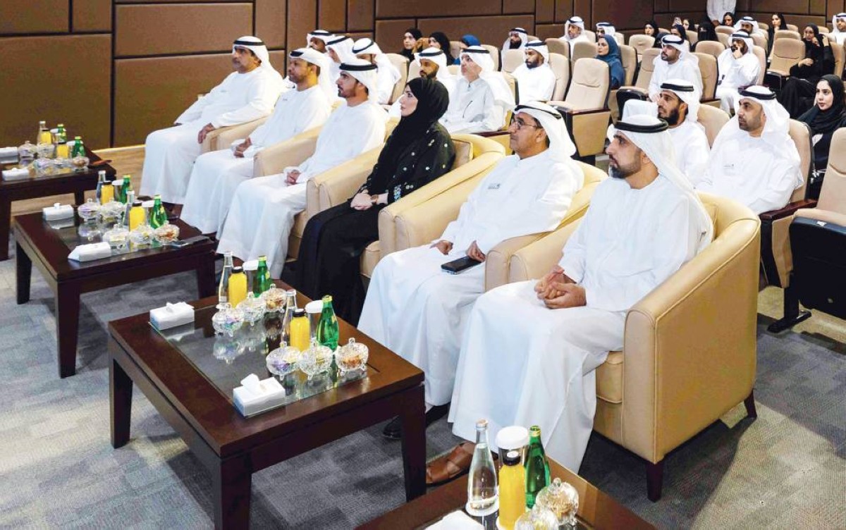 سيف السويدي وابتسام البدواوي وعمر ميران والمسؤولون خلال الحفل