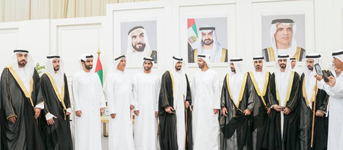 محمد بن سعود خلال حضوره العرس الجماعي وعدد من الشيوخ والمسؤولين