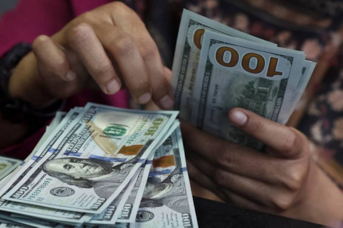 الدولار يتلقى دعماً مع إلغاء ترامب لهجوم على إيران