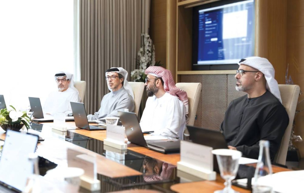 منصور بن زايد وخالد بن محمد وطحنون وحامد بن زايد خلال الاجتماع