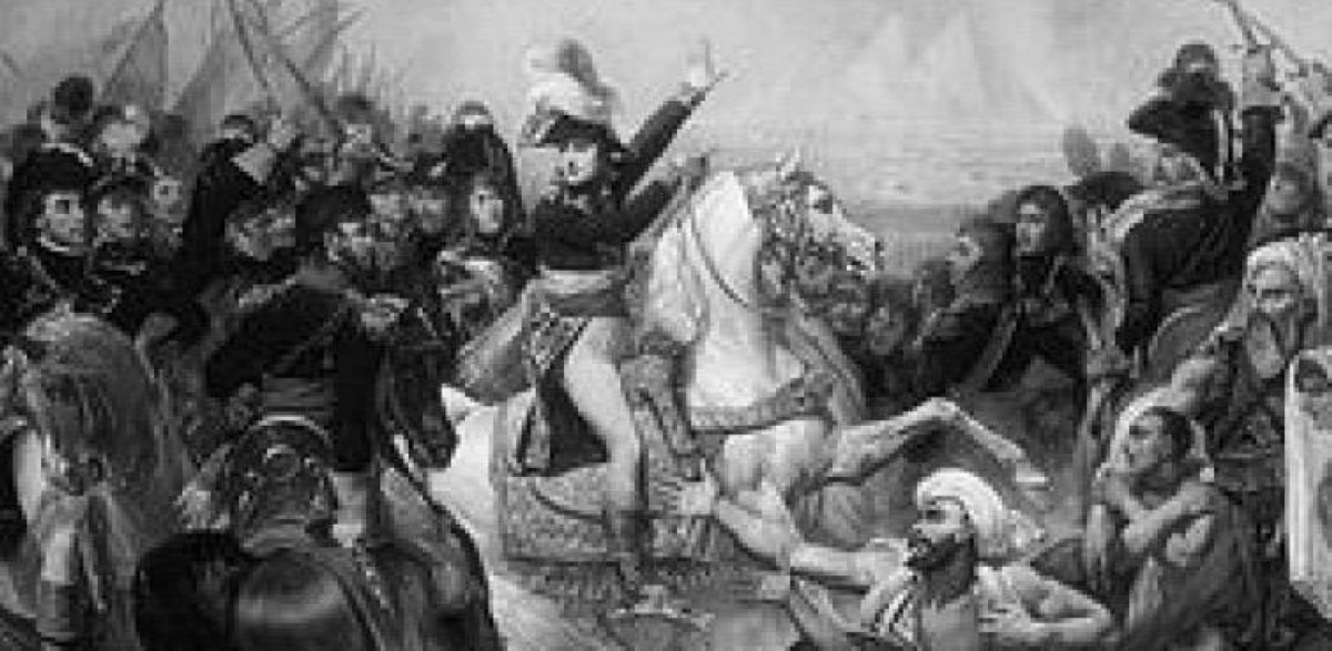 1805 -  نابليون بونابرت يتوّج نفسه ملكاً على إيطاليا.