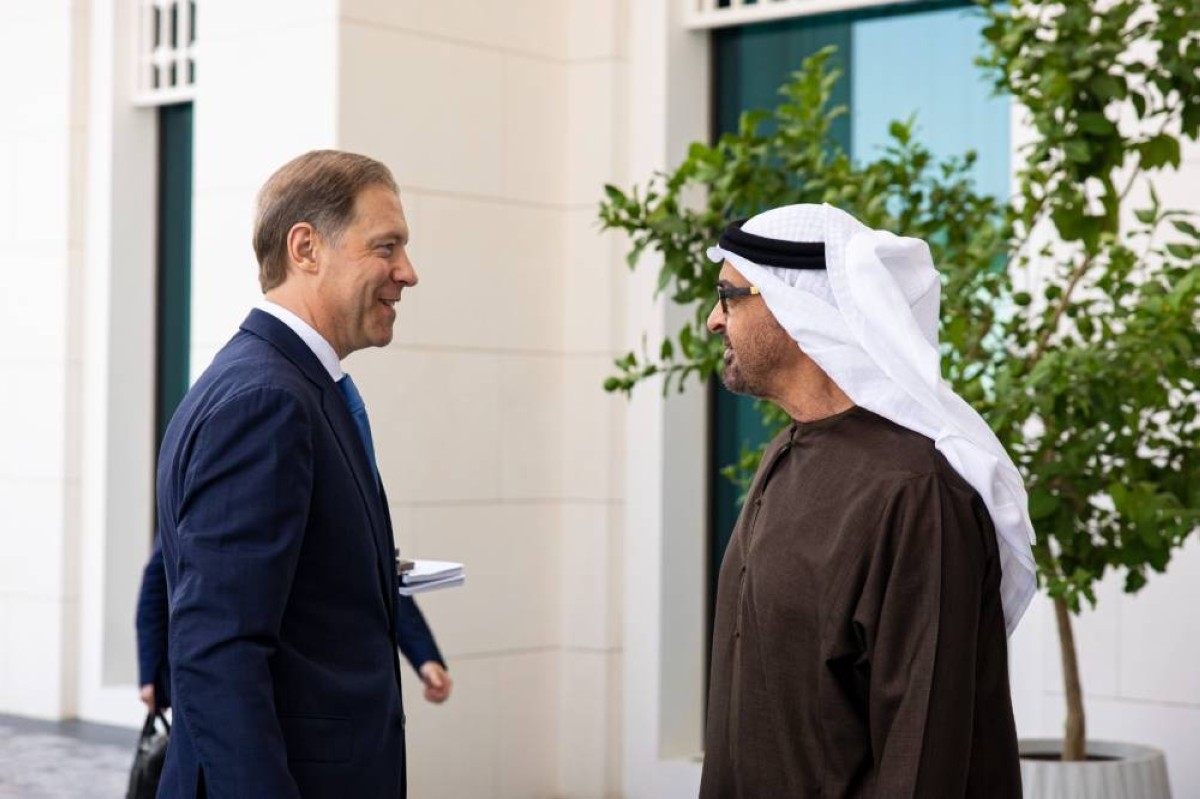 رئيس الدولة يبحث مع النائب الأول لرئيس مجلس الوزراء الروسي علاقات التعاون بين البلدين