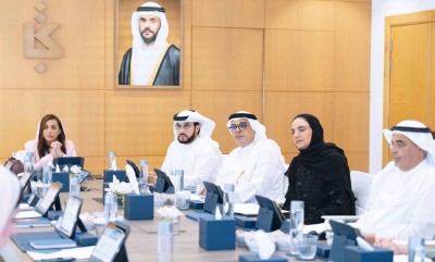 بدور القاسمي خلال ترؤسها الاجتماع بحضور عدد من المسؤولين