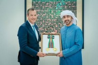 رئيس الدولة يمنح سفير المملكة المتحدة وسام الاستقلال من الطبقة الأولى