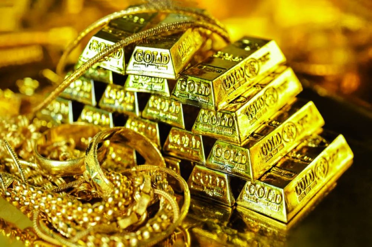 الذهب يواجه ضغوط العوائد والدولار مع تراجع المخاوف الجيوسياسية