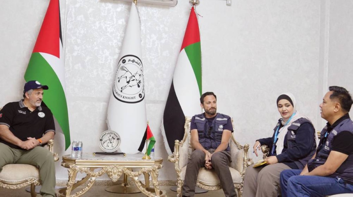  وفد منظمة الصحة العالمية خلال زيارته المستشفى الميداني الإماراتي في مدينة رفح  
