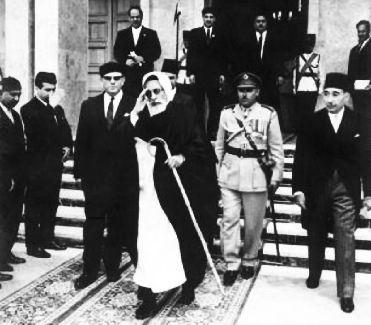 1949 -  جلاء الإيطاليين عن ليبيا والملك محمد إدريس السنوسي يعلن استقلال «دولة برقة».