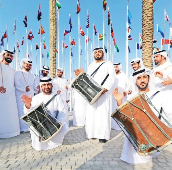 الفنون الشعبية الإماراتية حاضرة في المناسبات الوطنية والاجتماعية
