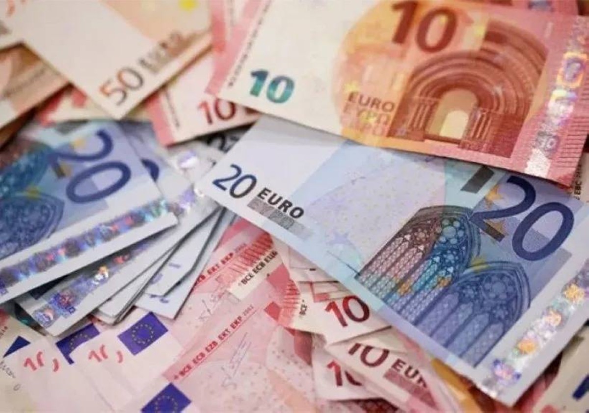 انخفاض مبيعات التجزئة في منطقة اليورو بنسبة أكبر من المتوقع