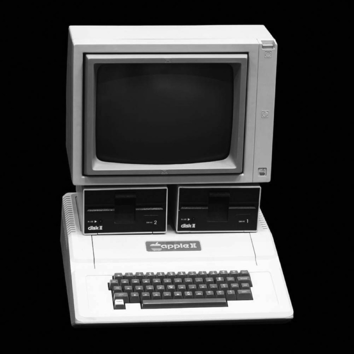 1977 - ستيف جوبز يطرح جهاز «أبل 2» في الأسواق.
