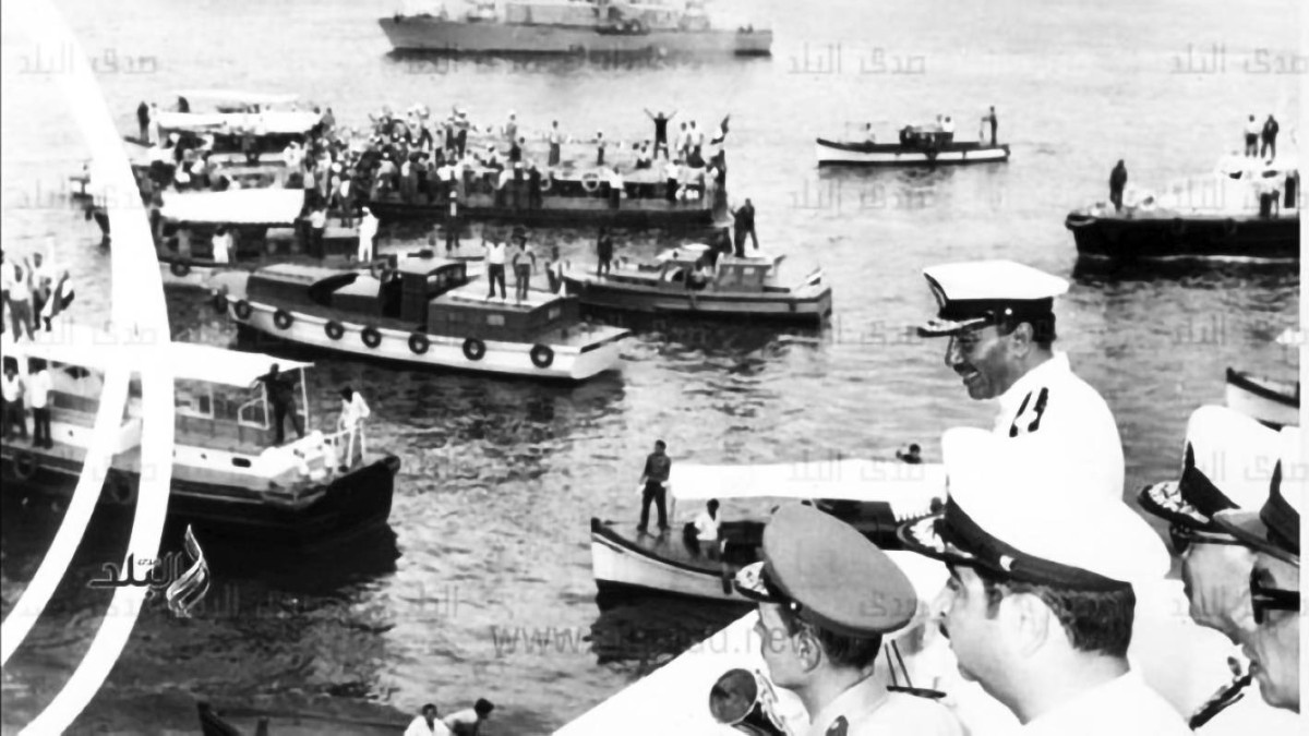 1975 -   مصر تعيد افتتاح قناة السويس من جديد بعد جلاء الإسرائيليين منها وذلك مع عبور أول سفينة منذ ثماني سنوات. 