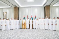 أحمد بن محمد خلال الحفل بحضور سيف السويدي والعريس وذويه