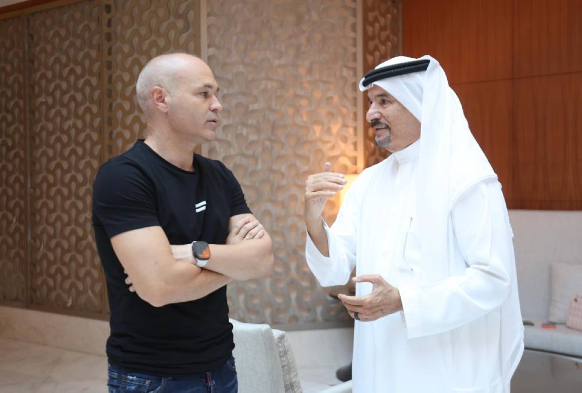 إنييستا يطلق أكاديميته الكروية في دبي سبتمبر المقبل