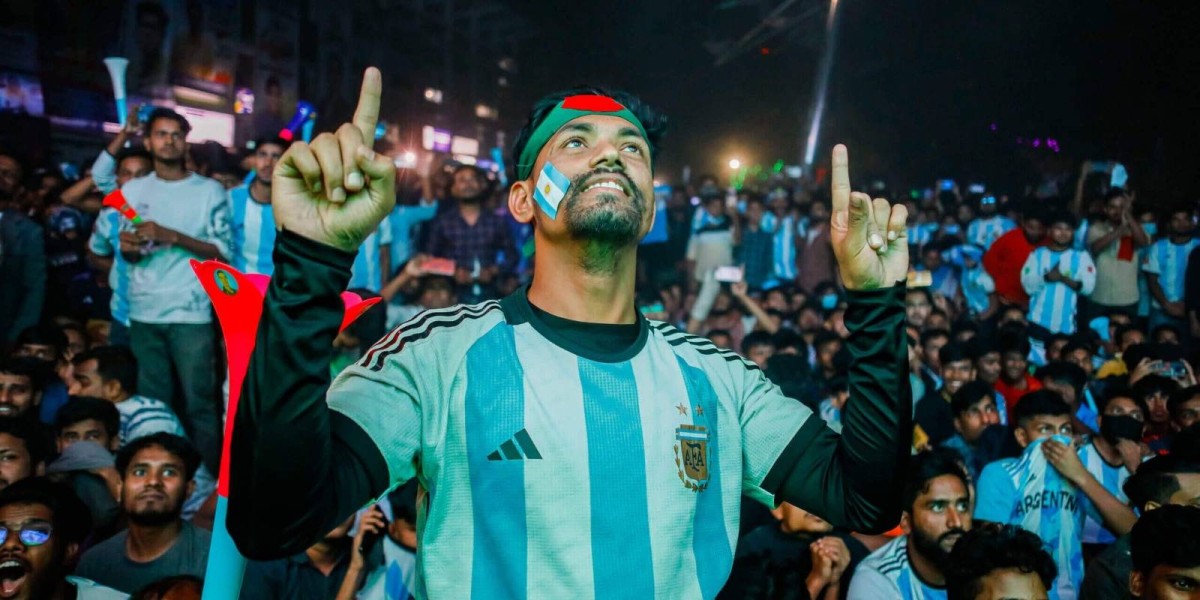 شغف بلا حدود.. بنغلاديش تخرج إلى الشوارع دعماً للأرجنتين قبل كأس العالم