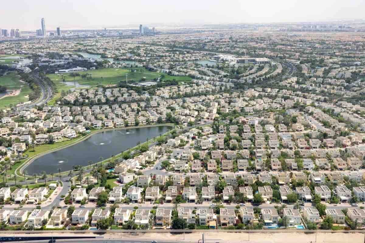 جزر جميرا ومنطقة مركز دبي المالي العالمي تقودان مكاسب العقارات السكنية