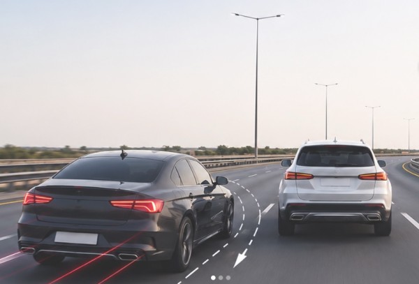 دبي.. حبس سائق قام بمطاردة مركبة أخرى والانحراف المفاجئ لإيقافها