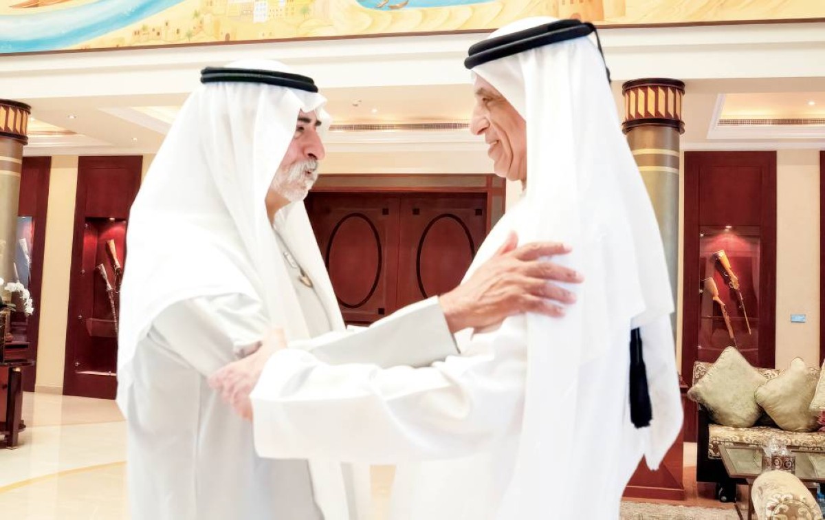 سعود بن صقر خلال استقباله نهيان بن مبارك