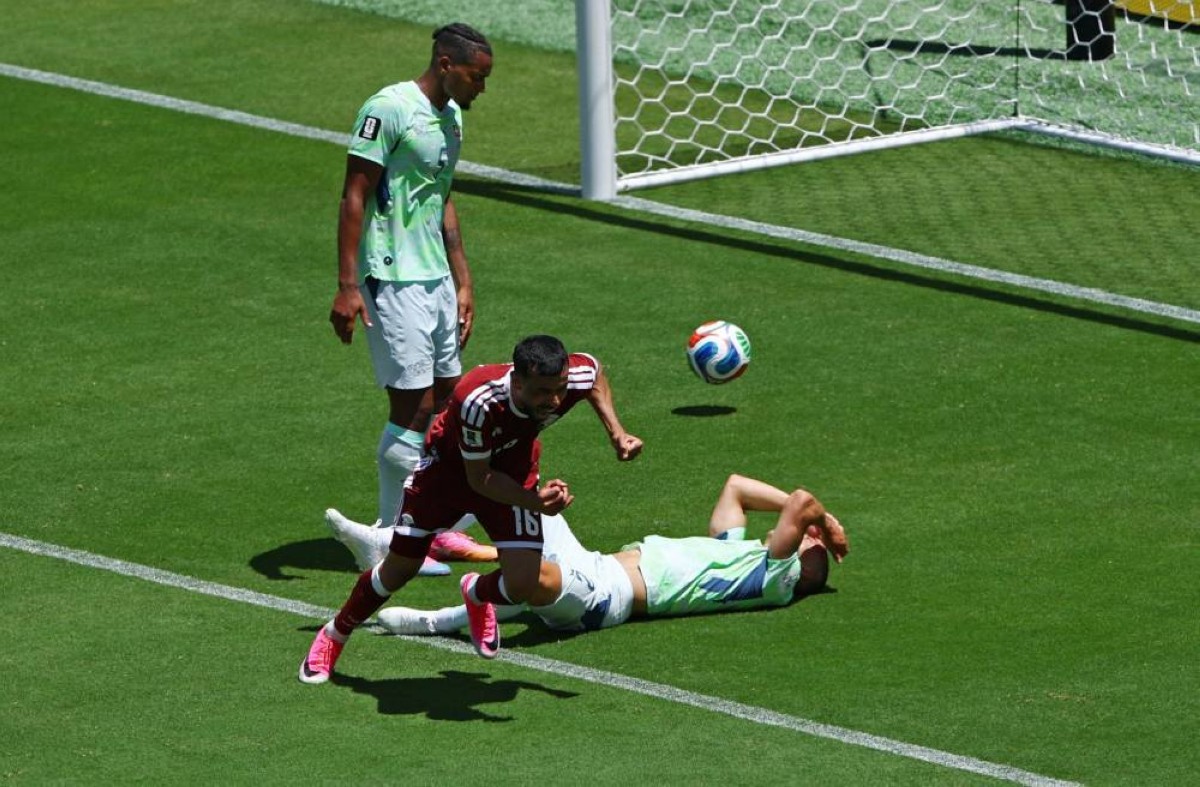 فيفا يعدل هوية هدف قطر التاريخي أمام سويسرا