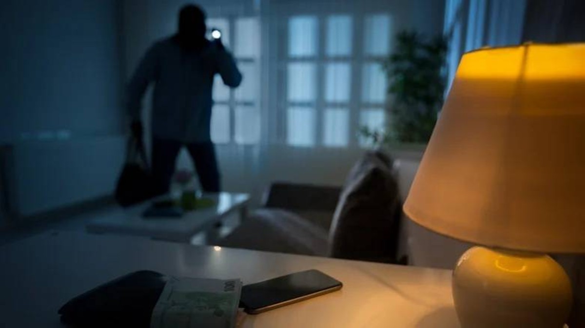 لماذا ينصح الخبراء بإطفاء الأضواء الليلية للمنازل؟