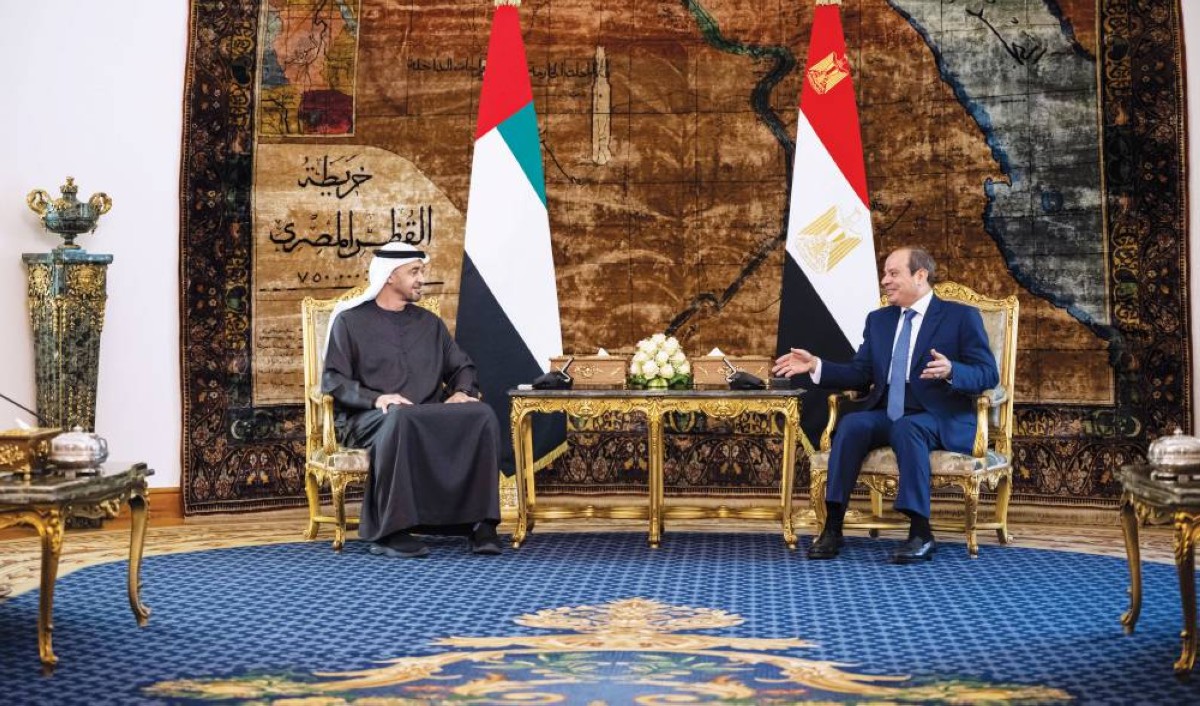 محمد بن زايد خلال لقائه عبدالفتاح السيسي في القاهرة