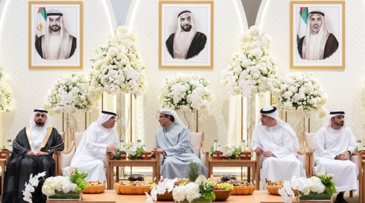 منصور بن زايد خلال الحفل