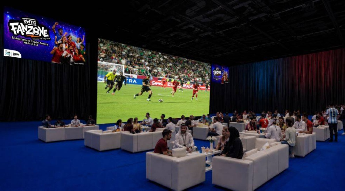 مناطق تشجيع كأس العالم في دبي تشهد رواجاً برغم التوقيتات الصعبة للمباريات