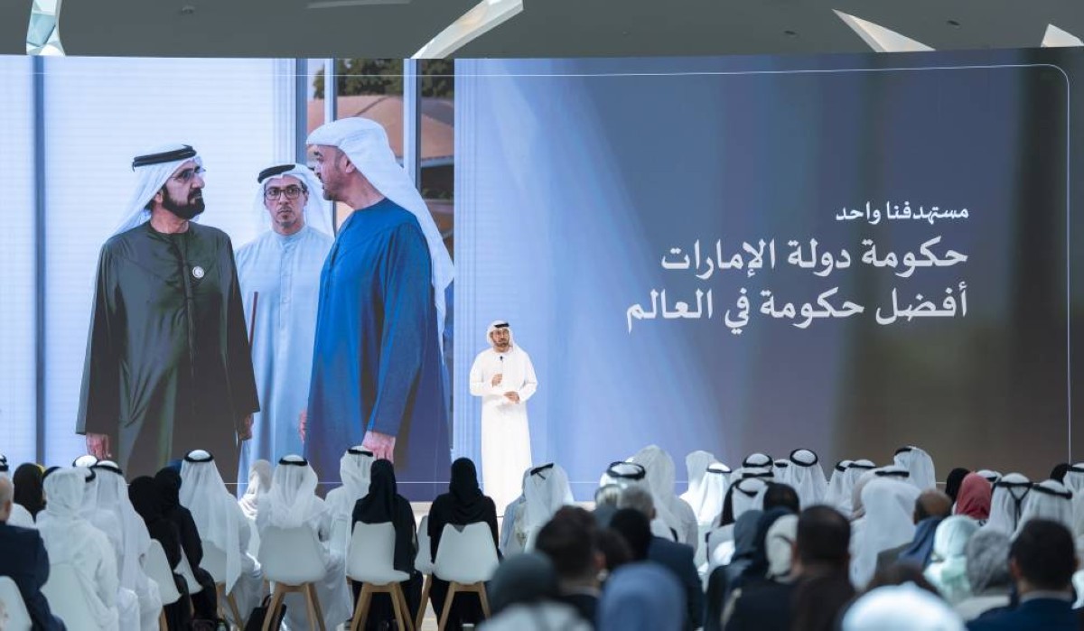 معالي محمد القرقاوي متحدثاً خلال الورشة 2