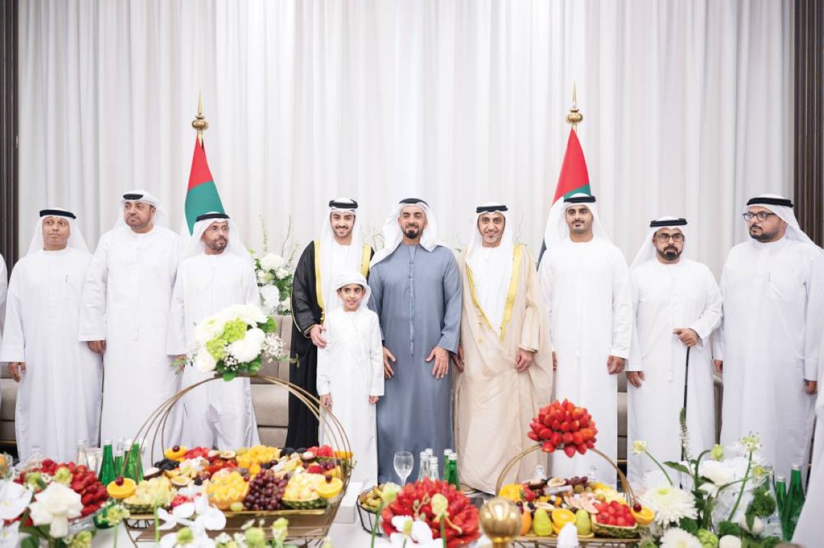 سيف بن زايد خلال حفل الاستقبال