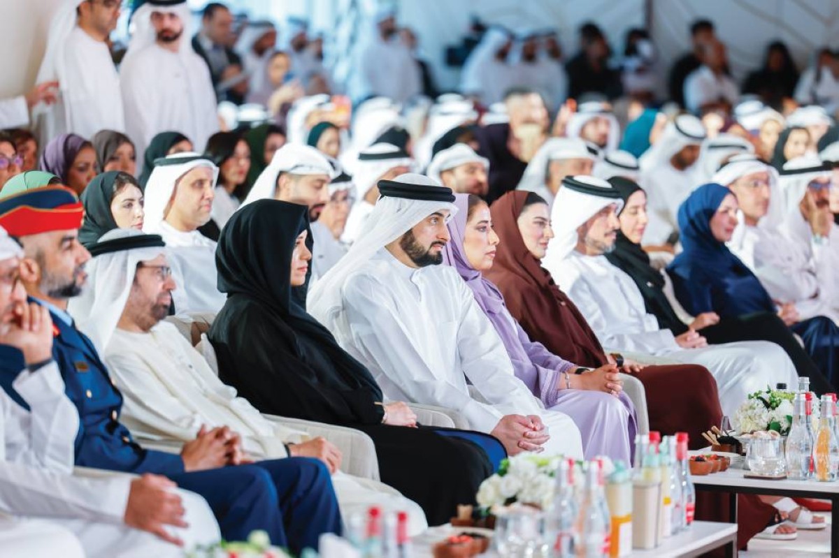 أحمد بن محمد يتابع الجلسات بحضور لطيفة بنت محمد ومنى المري وعائشة ميران ومحمد الملا وهالة بدري ونهال بدري وعلي النعيمي وعبدالناصر الحميدي