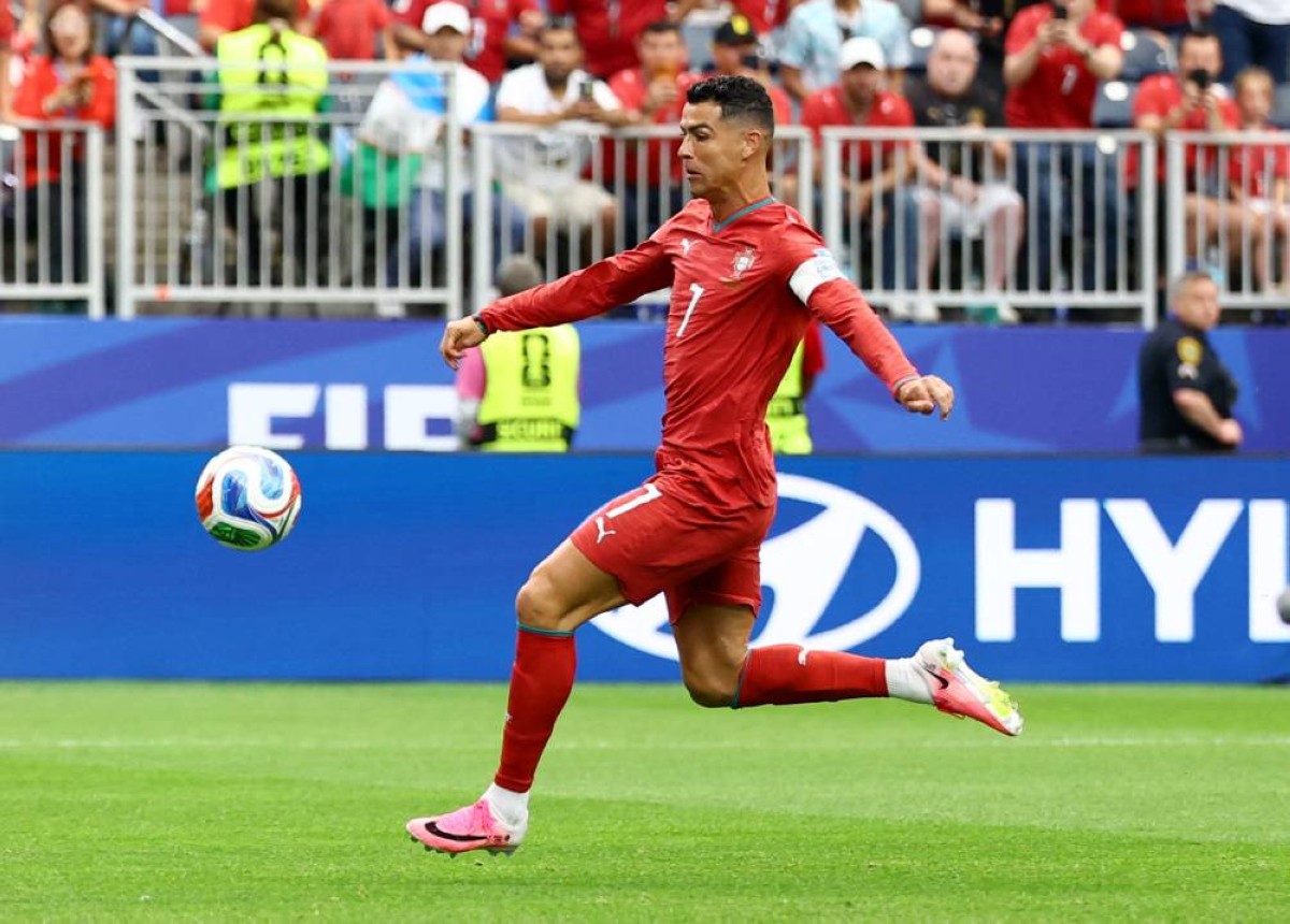 رونالدو أول لاعب يسجل في 6 نسخ من كأس العالم